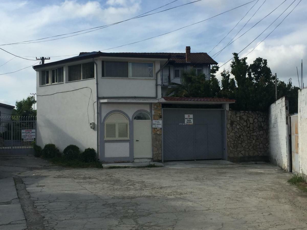 Villa Dede Nikolla Durrës Exteriör bild
