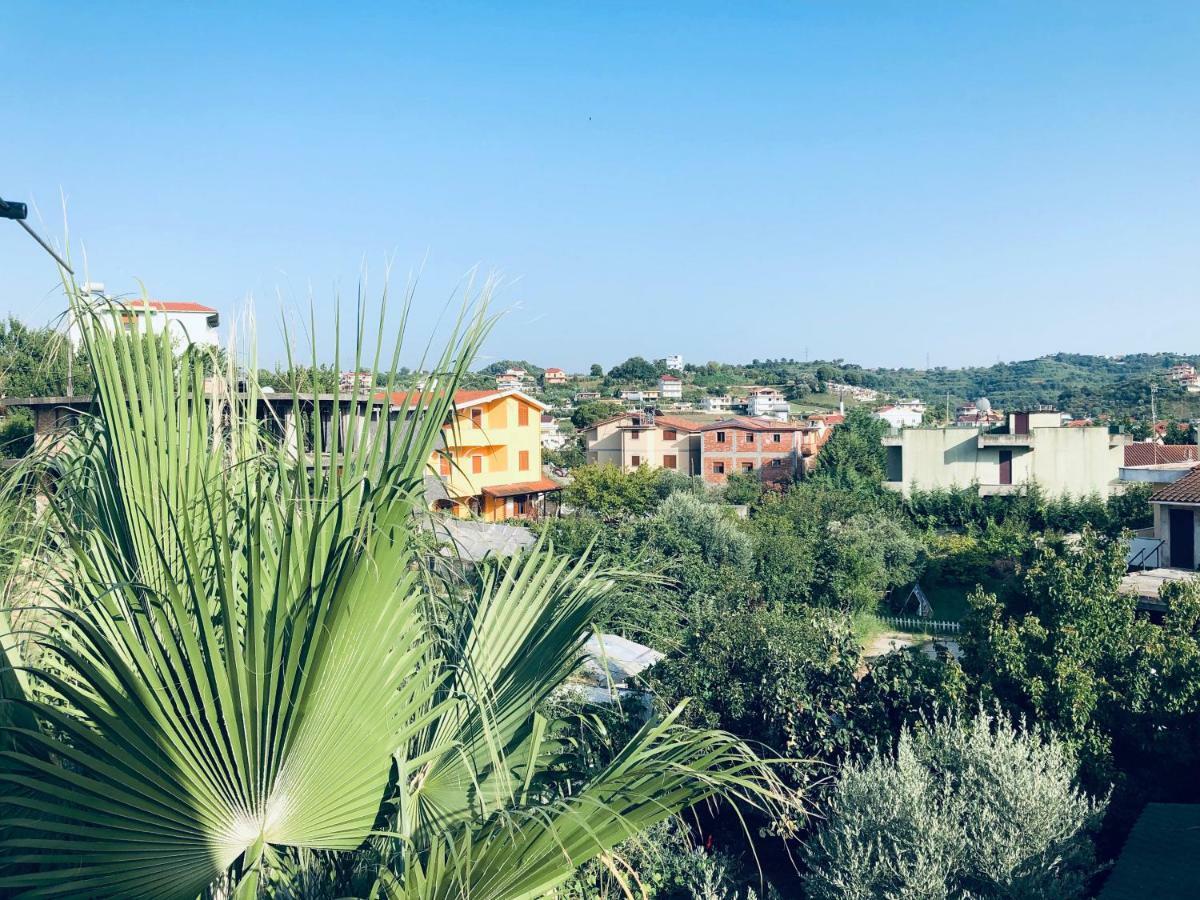 Villa Dede Nikolla Durrës Exteriör bild